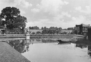 A Westbury: Un Chiaroveggente e il Padiglione Minore da Charles Latham
