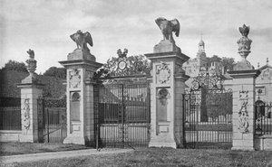 Drayton: i cancelli del cortile