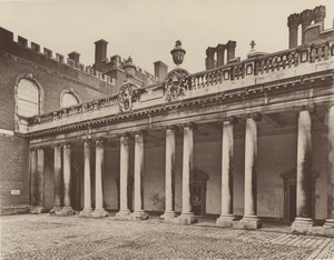 Hampton Court Palace, Colonnato all