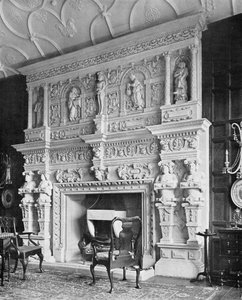 Il camino nel salotto, South Wraxall Manor, da 