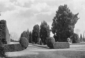 Le Terrazze Rialzate del Giardino Privato da Charles Latham