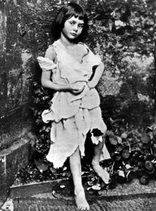 Alice Liddell amica di Lewis Carroll, qui come una ragazza mendicante, foto di Carroll nel 1865