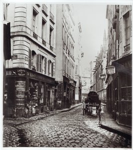 Rue Saint-Severin, dalla Rue de la Harpe, Parigi, 1858-78 da Charles Marville