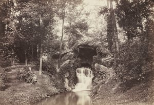 Vista della piccola grotta verso lo stagno dei cervi, Bois de Boulogne da Charles Marville