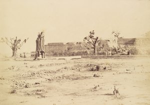 Paesaggio arido con una fortezza non identificata, Delhi da Charles Moravia