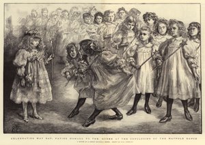 Celebrazione del Primo Maggio, omaggio alla Regina alla conclusione della danza del palo di maggio