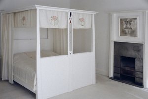 Mobili progettati per No. 120 Mains Street, Glasgow, Letto a baldacchino, c.1900