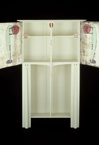 Armadio bianco progettato per Mrs. Rowat, 1902 da Charles Rennie Mackintosh
