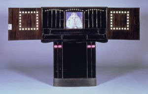 Scrivania per Hill House, Helensburgh, c.1902 (aperta) da Charles Rennie Mackintosh