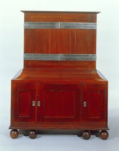 Armadio - vista posteriore, 1898 (mogano e agrifoglio bianco)