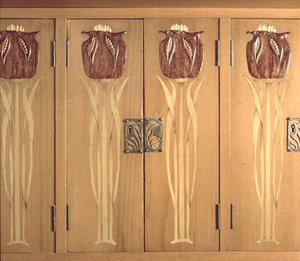 Dettaglio di intarsio scolpito su mobile, realizzato dalla Guild of Handicraft, c.1898-99 da Charles Robert Ashbee