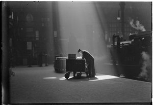 Stazione di Liverpool Street, Liverpool Street, Città di Londra, Greater London Authority, c1932 da Charles William Prickett