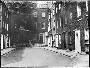 Park Row, Knightsbridge, City of Westminster, Greater London Authority da Charles William Prickett