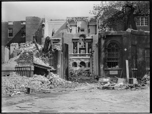 Pembroke House, Whitehall Gardens, Whitehall, Città di Westminster, GLA da Charles William Prickett