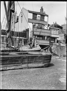 Prospect of Whitby, Wapping Wall, Wapping, Tower Hamlets, Greater London Authority, anni 1930 da Charles William Prickett