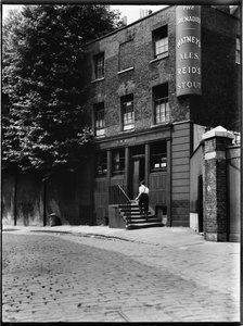 The Grenadier, Wilton Row, Belgravia, Città di Westminster, Greater London Authority, 1935-1940 da Charles William Prickett