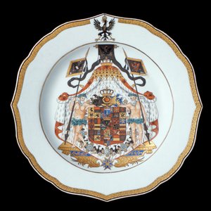 Piatto da cena araldico, Periodo Qianlong (1736-95) c.1755