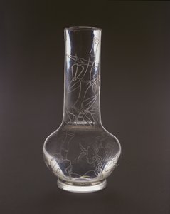 Bottiglia incisa con bambù, funghi lingzhi e rocce, marchio e periodo Qianlong, 1736-95 (vetro) da Chinese School