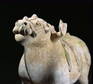 Toro, periodo degli Stati Combattenti (1027-220 a.C.) (dettaglio) da Chinese School