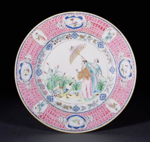 Piatto da cena dipinto in Famille Rose raffigurante La Dame au Parason, dopo un disegno di Cornelis Pronk, periodo Qianlong c.1734