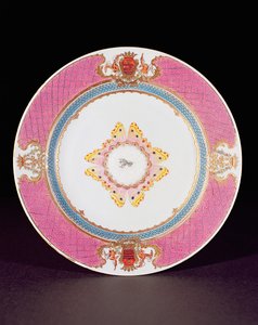 Piatto da cena dipinto in smalti Famille Rose con le armi dei Grimaldi di Castro, periodo Yongzheng c.1735