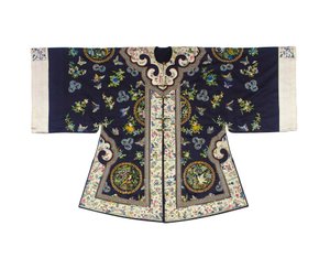 Cappotto informale ricamato in blu notte delle donne Han, waitao, 3° quarto del XIX secolo da Chinese School
