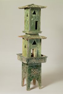 Modello di torre smaltata verde in tre sezioni staccabili, Dinastia Han