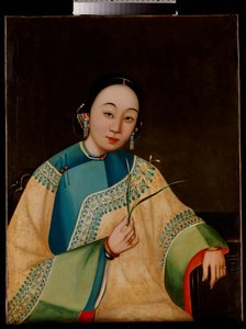 Ritratto di una dama di corte, seduta a mezzo busto in una veste ricamata, con un fiore in mano da Chinese School