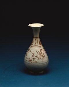 Bottiglia con sottosmalto rosso di Yuhachan, Dinastia Yuan, XIV secolo