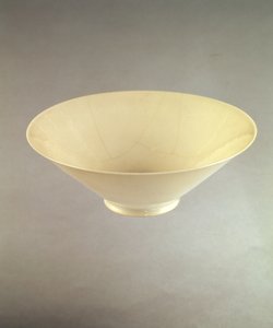 Coppa di vino Yung lo dai forni di Ching-te-Chen, c.1403-25
