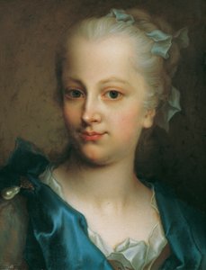 Ragazza in abito blu
