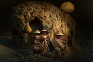 Donne tribali al chiaro di luna