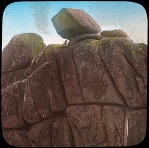 Logan Rock, vicino a Treen, Cornovaglia, fine XIX o inizio XX secolo da Church Army Lantern Department