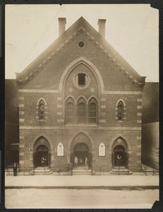 Studio della Colonial Motion Picture Corporation a Manhattan con persone che si aggirano all