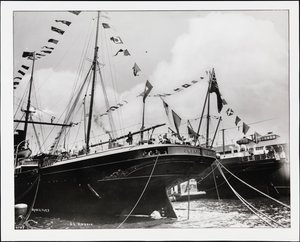 La poppa della S.S. "Umbria" in banchina, c.1900 (foto b/n) da Company Byron