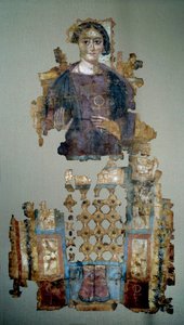 Arte copta: frammento di sudario dipinto raffigurante una giovane donna chiamata la signora con la croce ansata. Da Antinoupolis.