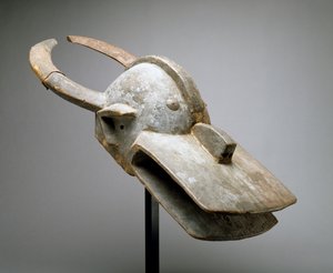 Maschera elmo di una mucca di boscaglia (Società Vara), Sudan Occidentale, Africa Sub-Sahariana, fine 19° secolo da Culture Chamba