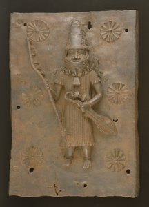 Targa commemorativa raffigurante un guerriero, Benin, Nigeria (bronzo) da Culture Edo