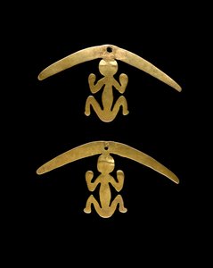Coppia di pendenti auricolari, 600-1600 d.C. da Culture Nariño