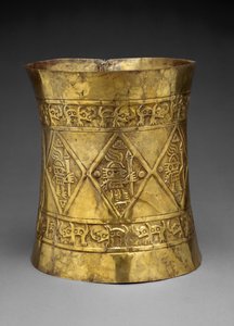 Corona Raffigurante Sovrani o Dei che Tengono Bastoni Cerimoniali, 800-1350 d.C.