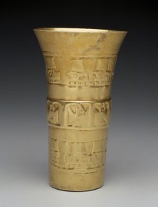 Coppa: Uccelli e teste, 900-1100 (oro) da Culture Sicán