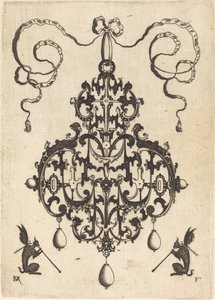 Grande Pendente, Due Creature Fantastiche Alate con Trombe in Fondo da Daniel Mignot