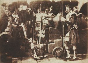 Guardie scozzesi al Castello di Edimburgo, 1846 da David Octavius Hill