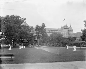 Manhasset, tennis alla Manhanset House, Shelter Island, N.Y., c.1904 da Detroit Publishing Co.
