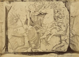[Atene - frammento scultoreo, fregio del Partenone]. da Dimitrios Constantin
