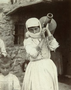 Ragazza di campagna armena, Yerevan da Dmitri Ivanovich Yermakov