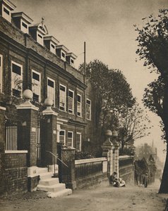 Cromwell House su Highgate Hill, un palazzo del XVII secolo, c1935 da Donald McLeish