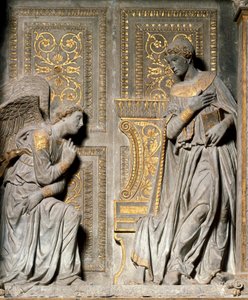Annunciazione (altorilievo di Donato de Bardi detto Donatello, 1435, Chiesa di Santa Croce, Firenze)