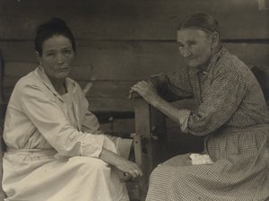 [Arminda Aunt Mindy Anderson Curtis, e amico], 1930-1934 (stampa al platino) da Doris Ulmann