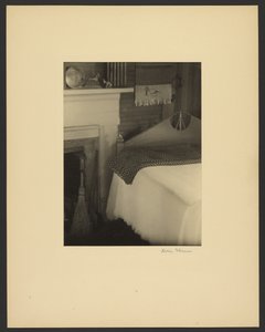 [Interno della casa di Olive Dame Campbell, Brasstown, Carolina del Nord]. da Doris Ulmann